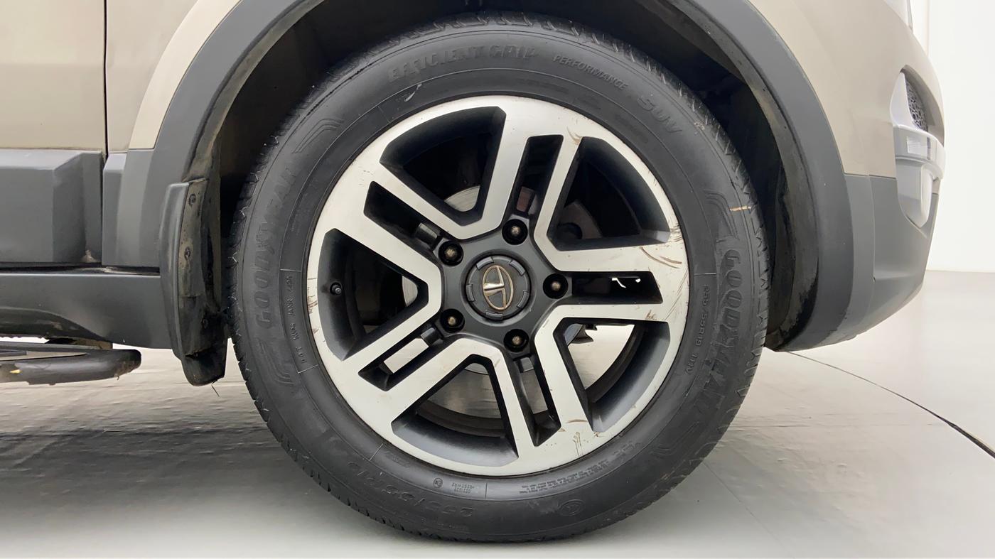 2017 Tata Hexa Varicor 400 XTA, Diesel, Automatic, 83,728 km, Right Front Wheel