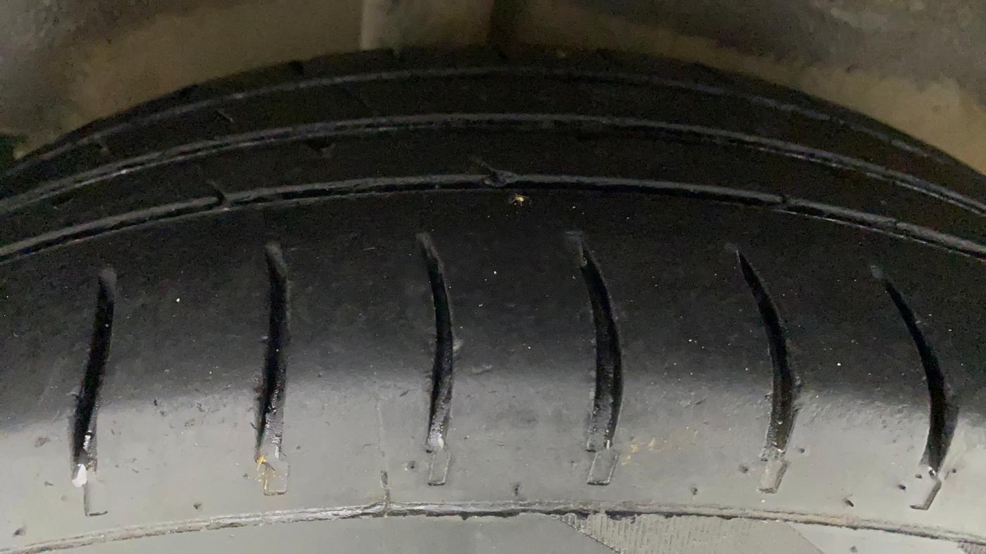 2012 Maruti Ritz VXI, Petrol, Manual, 82,558 km, Right Rear Tyre Tread