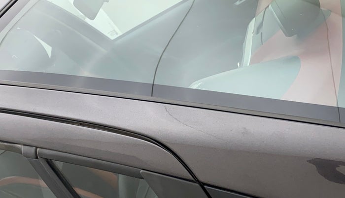 2012 Maruti Ritz VXI, Petrol, Manual, 82,558 km, Right A pillar - Paint is slightly faded