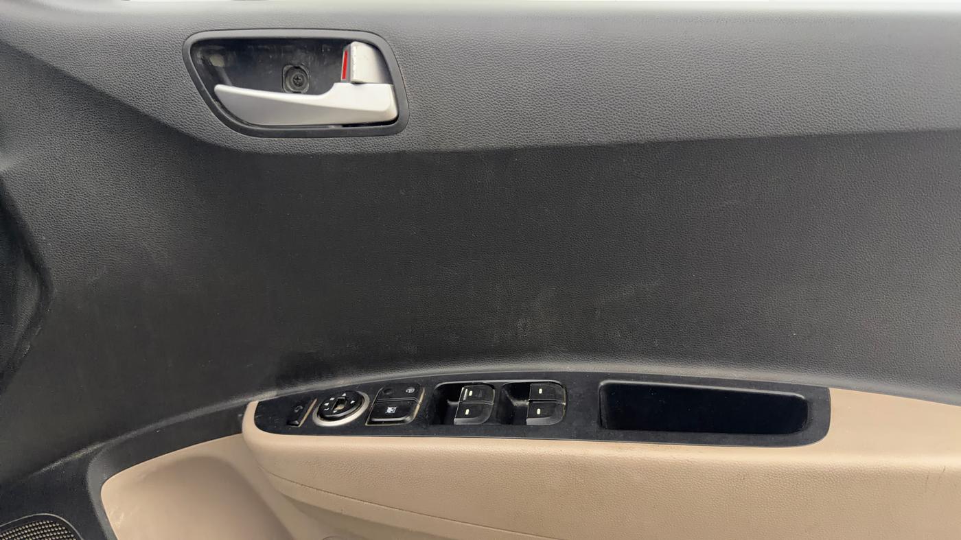 2019 Hyundai Grand i10 ASTA 1.2 KAPPA VTVT, Petrol, Manual, 1,48,028 km, Driver Side Door Panels Control