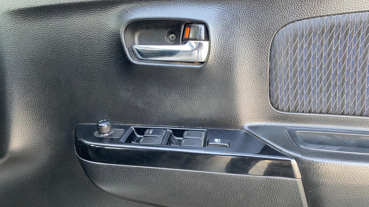 2016 Maruti Wagon R Stingray VXI, Petrol, Manual, 74,326 km, Driver Side Door Panels Control