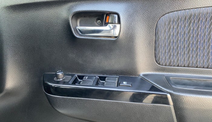 2016 Maruti Wagon R Stingray VXI, Petrol, Manual, 74,309 km, Driver Side Door Panels Control
