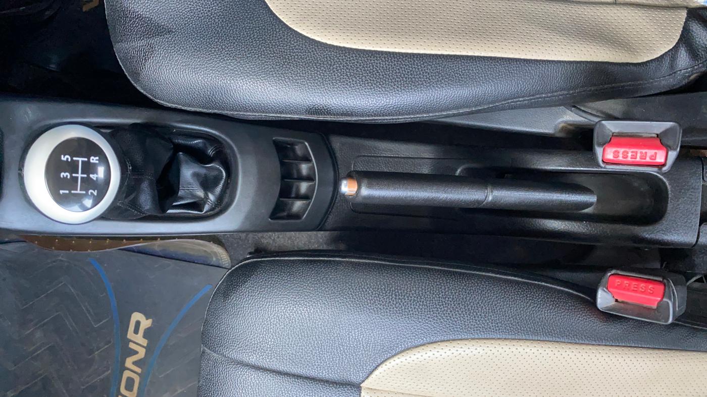 2016 Maruti Wagon R Stingray VXI, Petrol, Manual, 74,326 km, Gear Lever