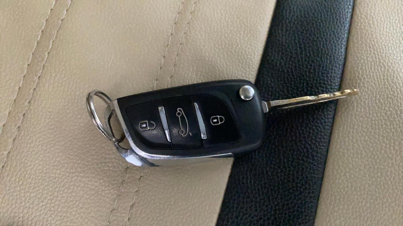 2015 Maruti Ertiga VDI ABS, Diesel, Manual, 99,532 km, Key Close Up