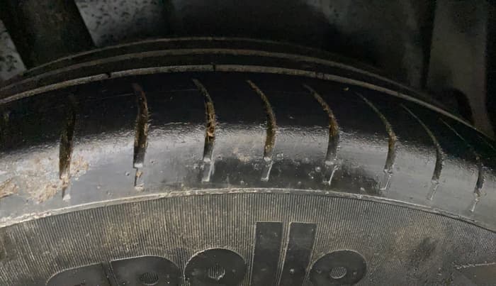 2015 Maruti Ertiga VDI ABS, Diesel, Manual, 99,532 km, Right Rear Tyre Tread