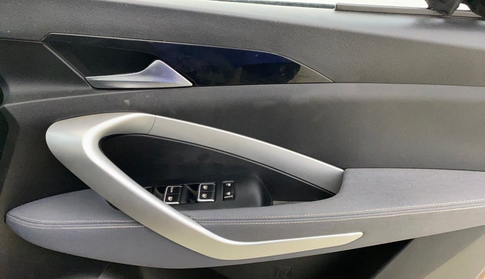 2020 MG HECTOR SUPER 1.5 PETROL, Petrol, Manual, 42,005 km, Driver Side Door Panels Control