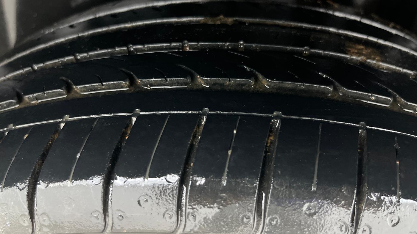 2020 Maruti Ciaz ALPHA 1.5 SHVS PETROL, Petrol, Manual, 27,288 km, Left Rear Tyre Tread