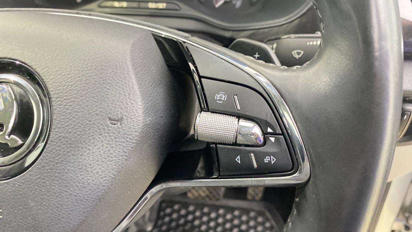 2022 Skoda KUSHAQ STYLE 1.0L TSI AT (6 AIRBAGS), Petrol, Automatic, 21,114 km, Adaptive Cruise Control