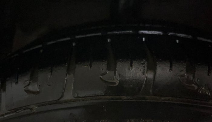 2018 Hyundai Grand i10 MAGNA 1.2 KAPPA VTVT, Petrol, Manual, 27,411 km, Right Rear Tyre Tread