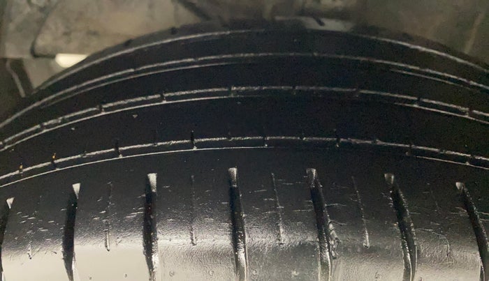 2016 Maruti Baleno ALPHA PETROL 1.2, Petrol, Manual, 32,561 km, Left Front Tyre Tread