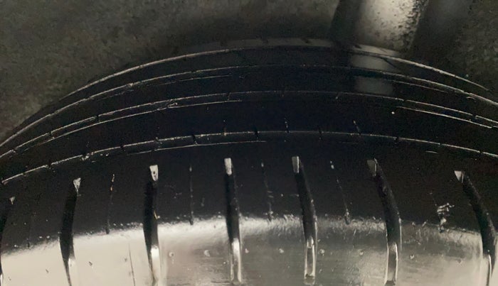 2016 Maruti Baleno ALPHA PETROL 1.2, Petrol, Manual, 32,561 km, Left Rear Tyre Tread