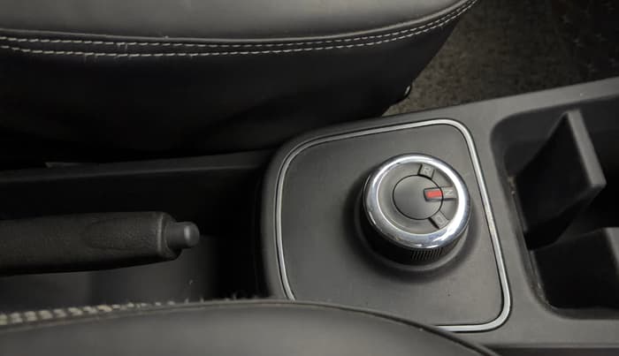 2023 Renault Kwid RXT 1.0 AMT, Petrol, Automatic, 25,401 km, Gear Lever