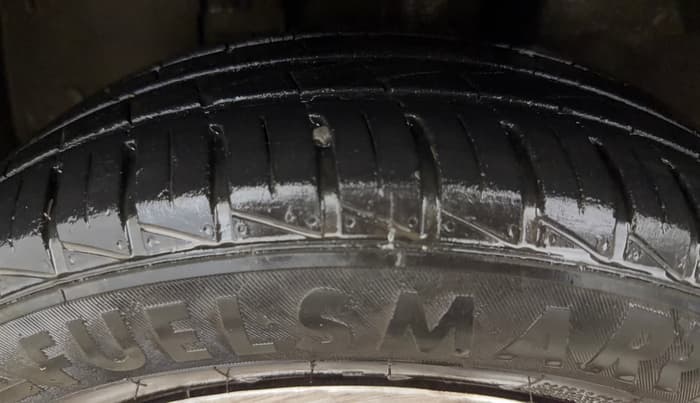 2023 Renault Kwid RXT 1.0 AMT, Petrol, Automatic, 25,401 km, Left Front Tyre Tread