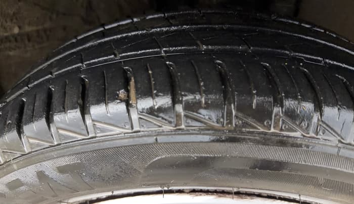2023 Renault Kwid RXT 1.0 AMT, Petrol, Automatic, 25,401 km, Right Front Tyre Tread