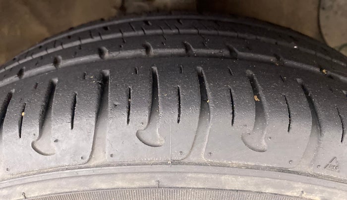 2019 Hyundai Grand i10 MAGNA 1.2 KAPPA VTVT, Petrol, Manual, 20,963 km, Right Front Tyre Tread