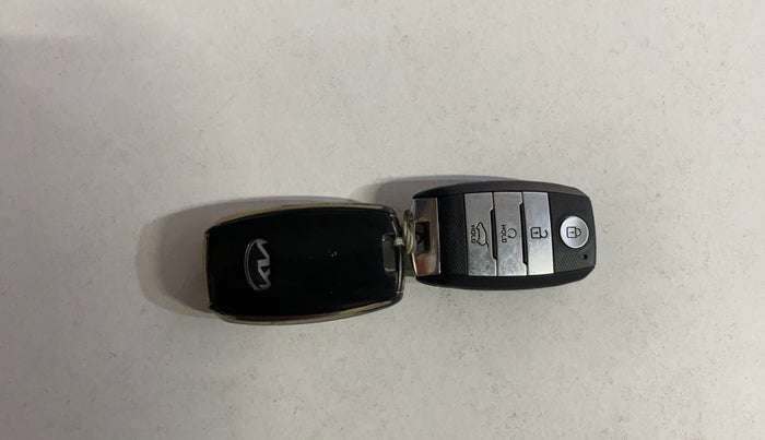 2023 KIA SONET HTX 1.5 AT, Diesel, Automatic, 51,848 km, Key Close Up