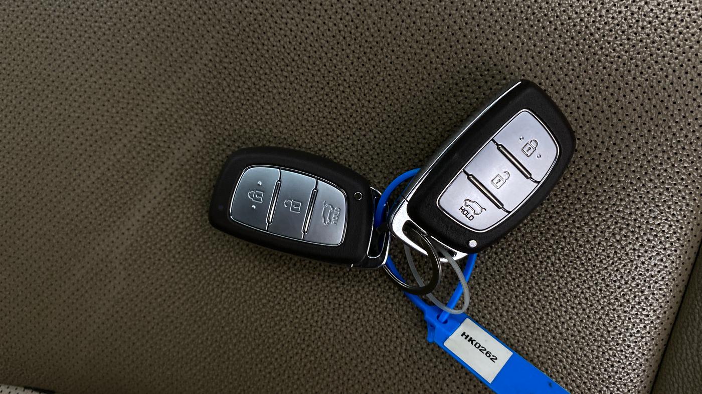 2019 Hyundai Tucson GLS 2WD AT PETROL, Petrol, Automatic, 79,823 km, Key Close Up
