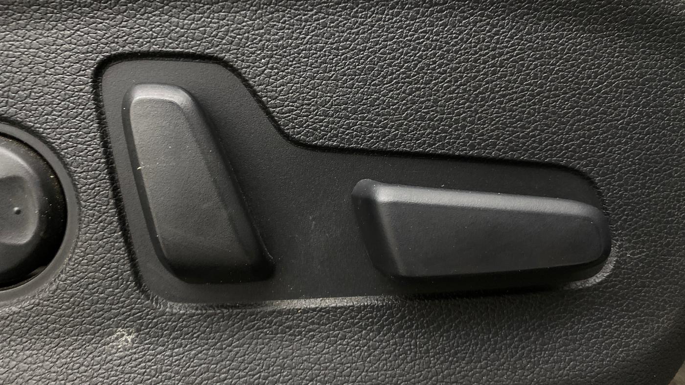 2019 Hyundai Tucson GLS 2WD AT PETROL, Petrol, Automatic, 79,823 km, Driver Side Adjustment Panel