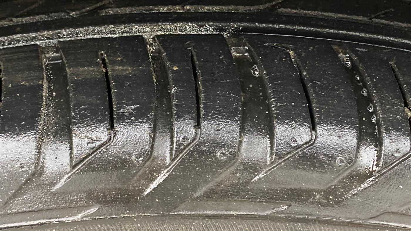 2019 Hyundai Tucson GLS 2WD AT PETROL, Petrol, Automatic, 79,823 km, Left Front Tyre Tread