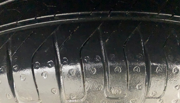 2016 Renault Kwid RXT 0.8, Petrol, Manual, 61,802 km, Left Rear Tyre Tread