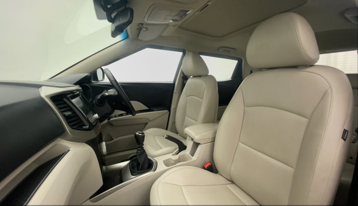 2021 Mahindra XUV300 W8 (O) 1.5 DIESEL, Diesel, Manual, 48,753 km, Right Side Front Door Cabin