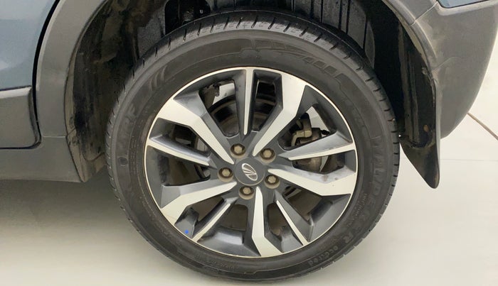 2021 Mahindra XUV300 W8 (O) 1.5 DIESEL, Diesel, Manual, 48,753 km, Left Rear Wheel