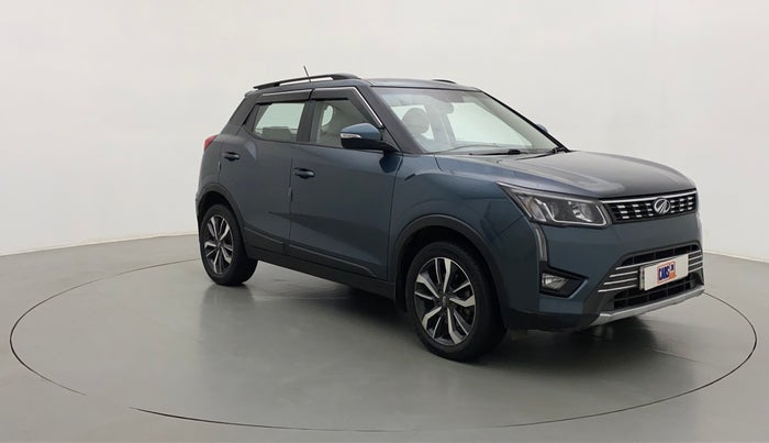 2021 Mahindra XUV300 W8 (O) 1.5 DIESEL, Diesel, Manual, 48,753 km, Right Front Diagonal