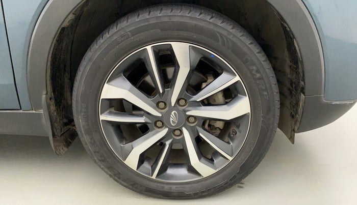 2021 Mahindra XUV300 W8 (O) 1.5 DIESEL, Diesel, Manual, 48,753 km, Right Front Wheel