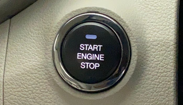 2021 Mahindra XUV300 W8 (O) 1.5 DIESEL, Diesel, Manual, 48,753 km, Keyless Start/ Stop Button