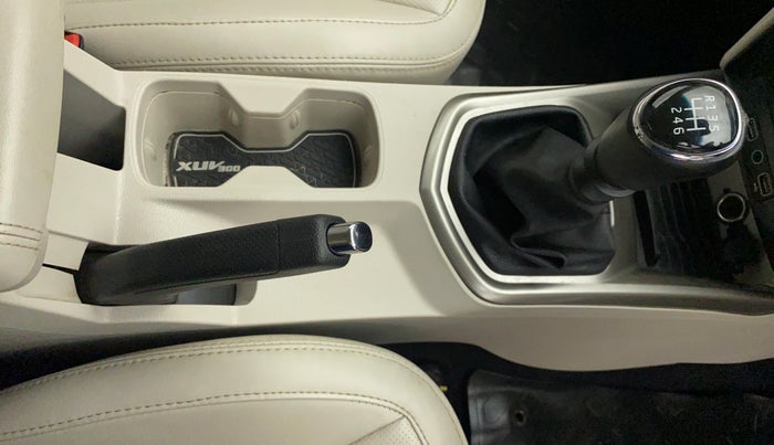 2021 Mahindra XUV300 W8 (O) 1.5 DIESEL, Diesel, Manual, 48,753 km, Gear Lever