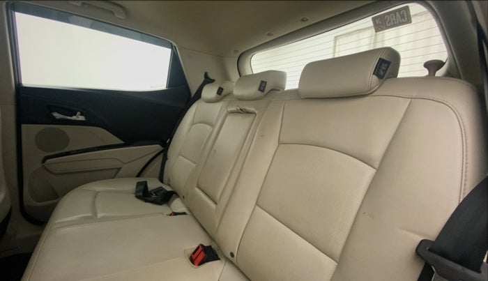 2021 Mahindra XUV300 W8 (O) 1.5 DIESEL, Diesel, Manual, 48,753 km, Right Side Rear Door Cabin