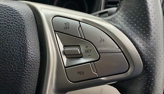 2021 Mahindra XUV300 W8 (O) 1.5 DIESEL, Diesel, Manual, 48,753 km, Adaptive Cruise Control