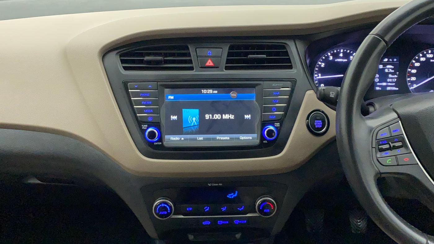 2016 Hyundai Elite i20 ASTA 1.2 (O), Petrol, Manual, 25,738 km, Infotainment System