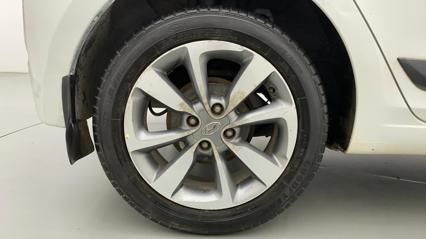 2016 Hyundai Elite i20 ASTA 1.2 (O), Petrol, Manual, 25,738 km, Right Rear Wheel