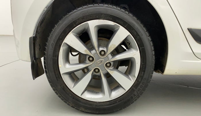2016 Hyundai Elite i20 ASTA 1.2 (O), Petrol, Manual, 25,738 km, Right Rear Wheel