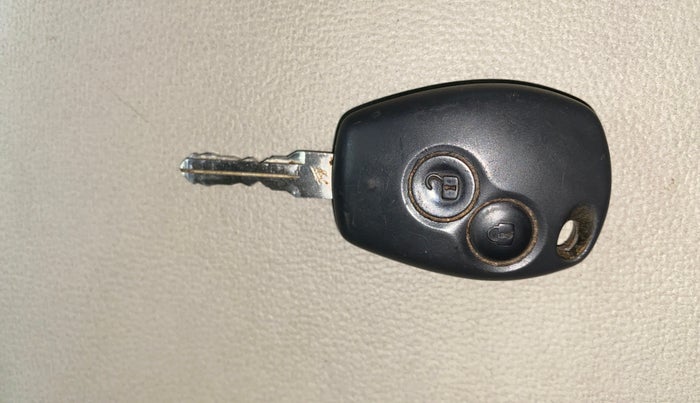 2014 Nissan Terrano XL (D), Diesel, Manual, 83,991 km, Key Close Up