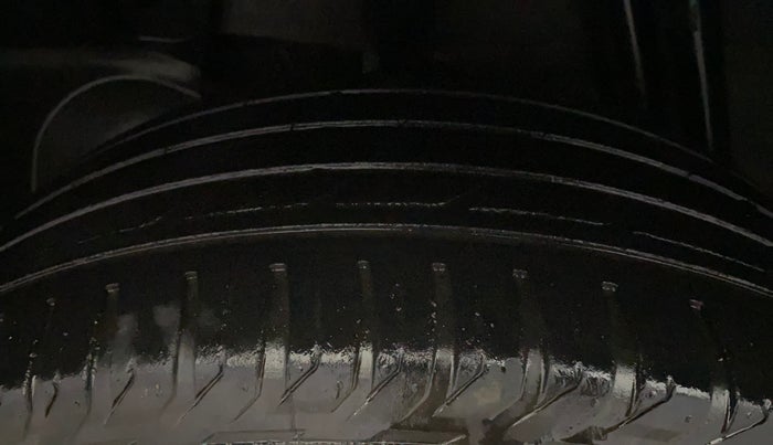 2014 Nissan Terrano XL (D), Diesel, Manual, 83,991 km, Right Rear Tyre Tread