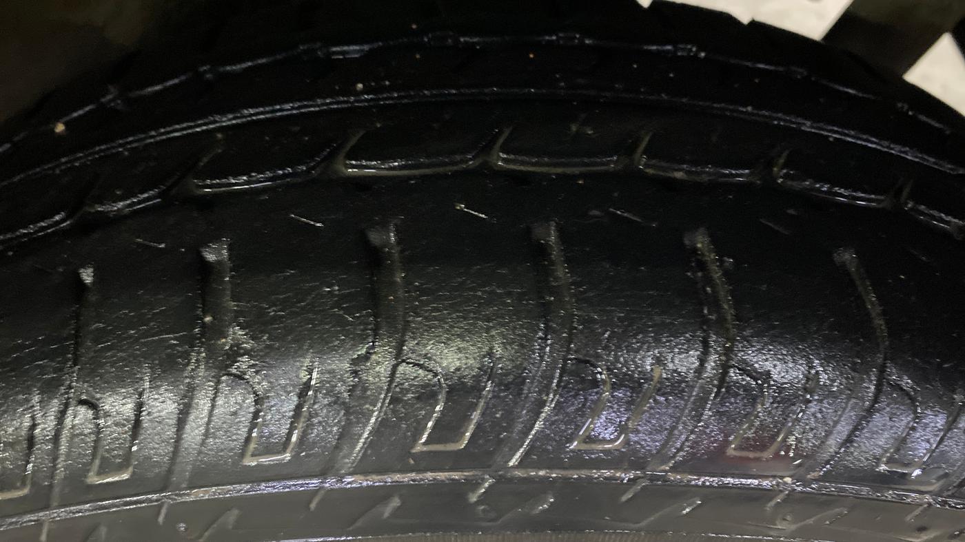 2016 Maruti Wagon R 1.0 VXI, Petrol, Manual, 26,165 km, Left Rear Tyre Tread
