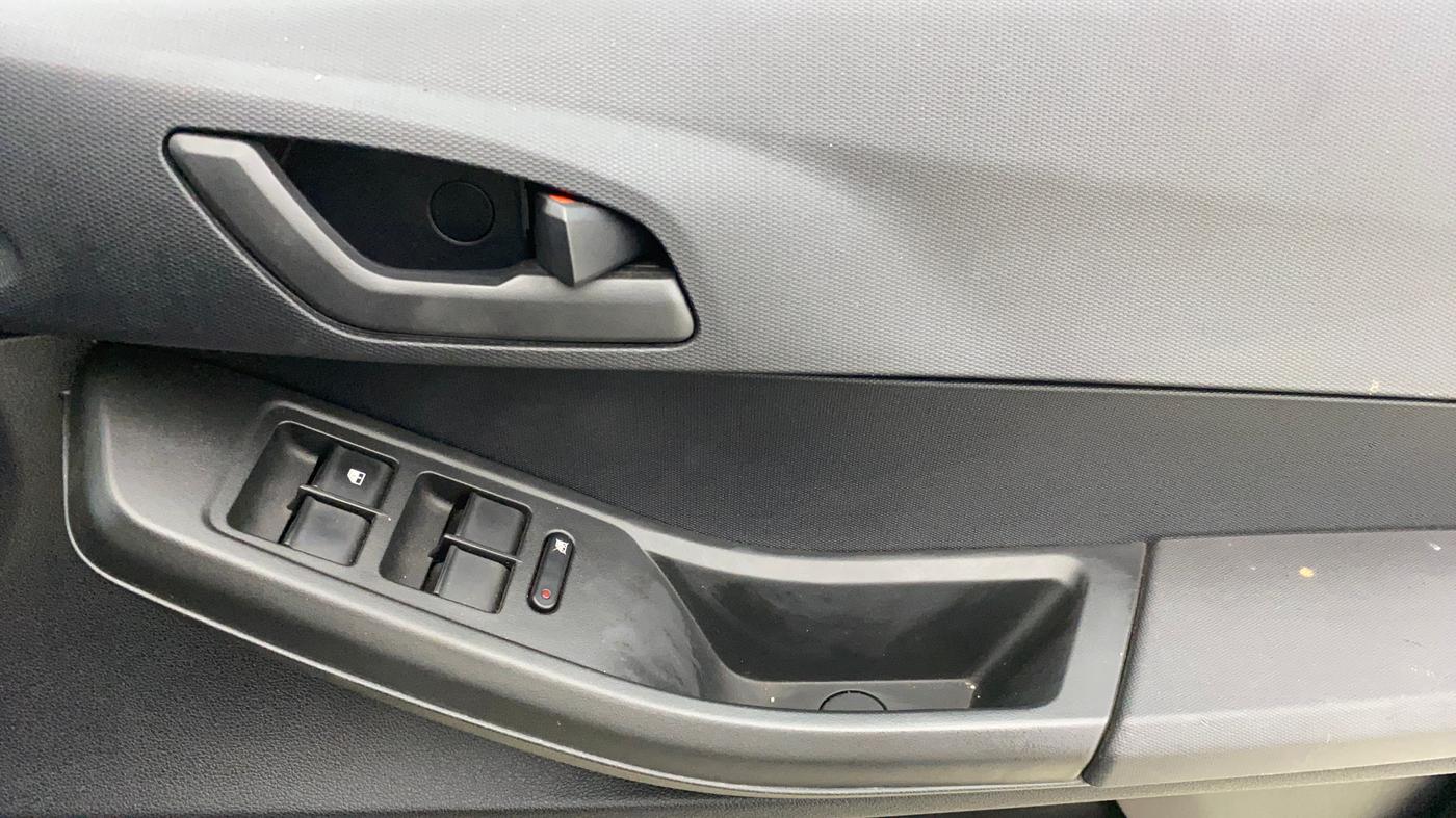 2022 Tata TIAGO NRG XZ AMT, Petrol, Automatic, 36,334 km, Driver Side Door Panels Control