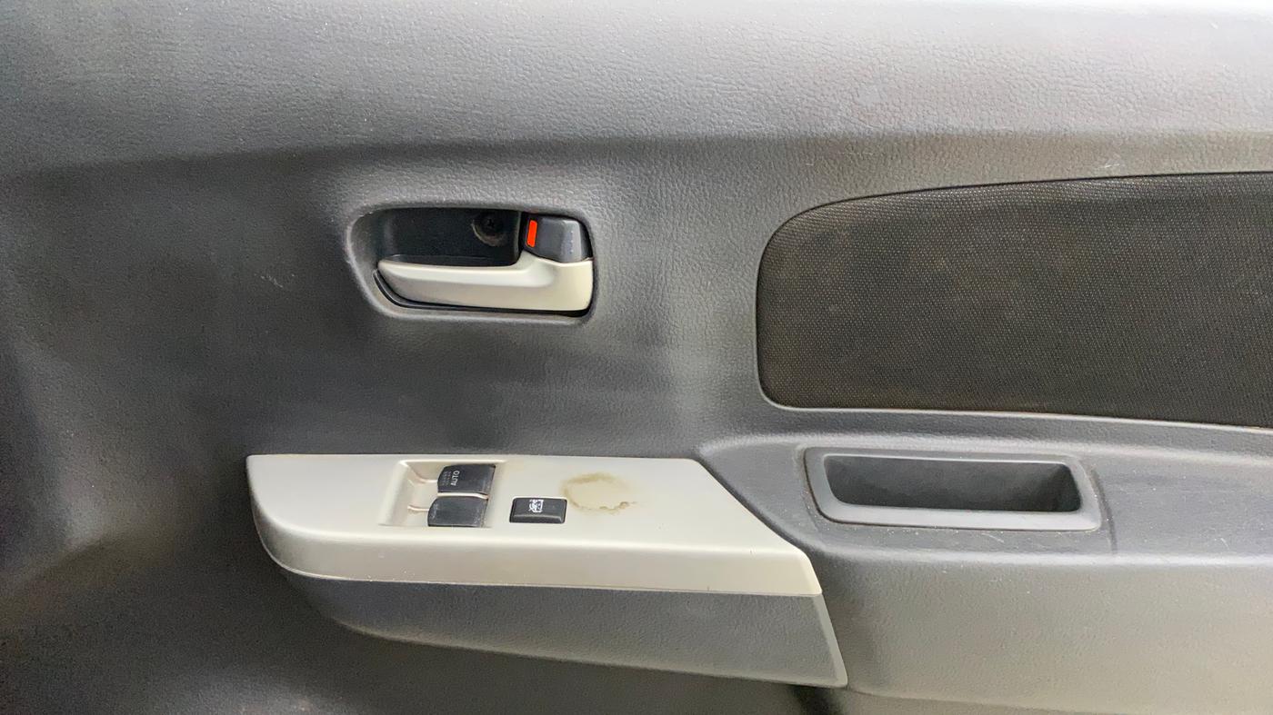 2012 Maruti Wagon R 1.0 LXI, Petrol, Manual, 44,390 km, Driver Side Door Panels Control