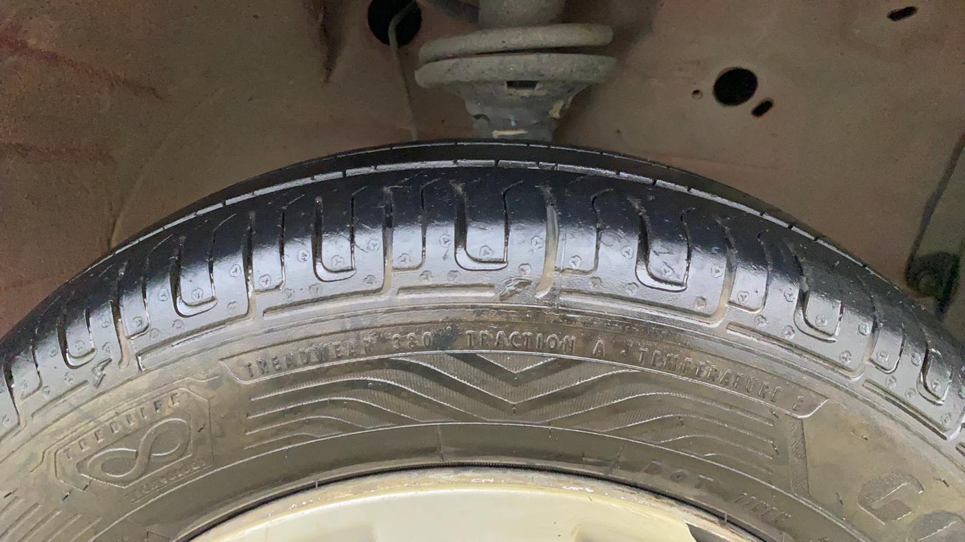 2012 Maruti Wagon R 1.0 LXI, Petrol, Manual, 44,390 km, Right Front Tyre Tread