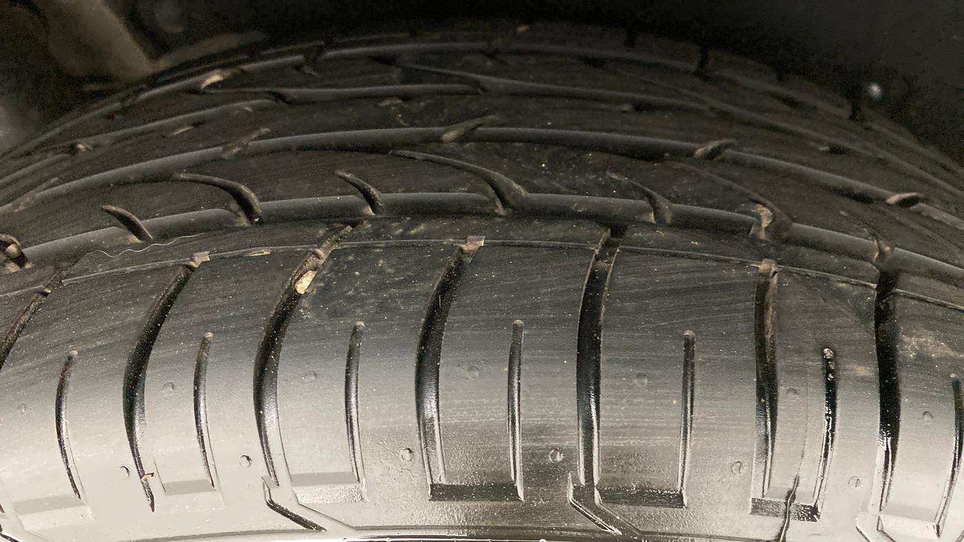 2018 Mahindra MARAZZO M8 7 STR, Diesel, Manual, 17,346 km, Right Rear Tyre Tread