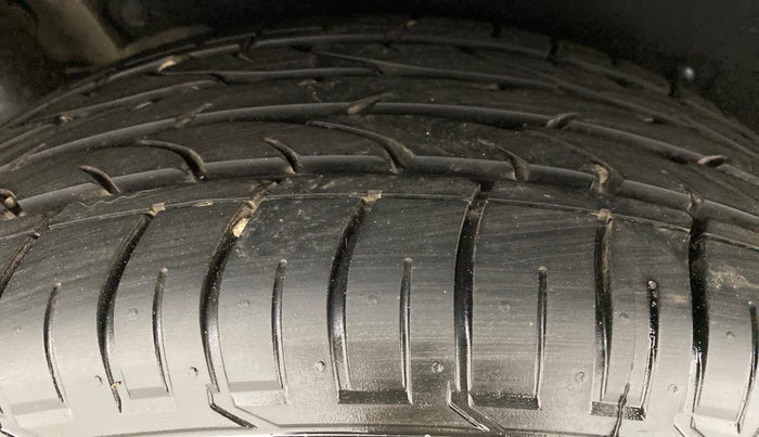 2018 Mahindra MARAZZO M8 7 STR, Diesel, Manual, 17,346 km, Right Rear Tyre Tread