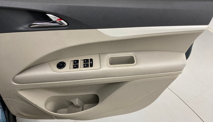 2018 Mahindra MARAZZO M8 7 STR, Diesel, Manual, 17,346 km, Driver Side Door Panels Control