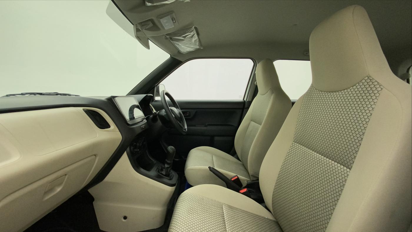 2022 Maruti New Wagon-R LXI 1.0, Petrol, Manual, 12,540 km, Right Side Front Door Cabin