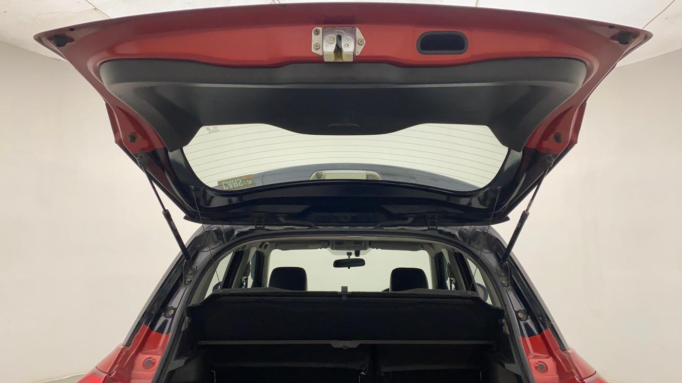 2016 Maruti Vitara Brezza ZDI PLUS DUAL TONE, Diesel, Manual, 1,00,245 km, Boot Door Open