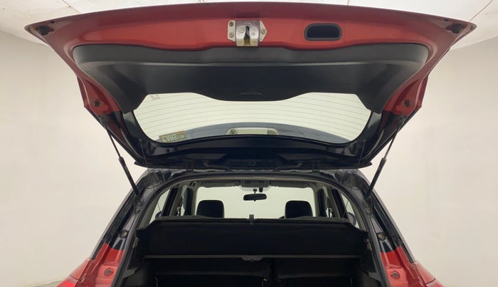 2016 Maruti Vitara Brezza ZDI PLUS DUAL TONE, Diesel, Manual, 1,00,245 km, Boot Door Open