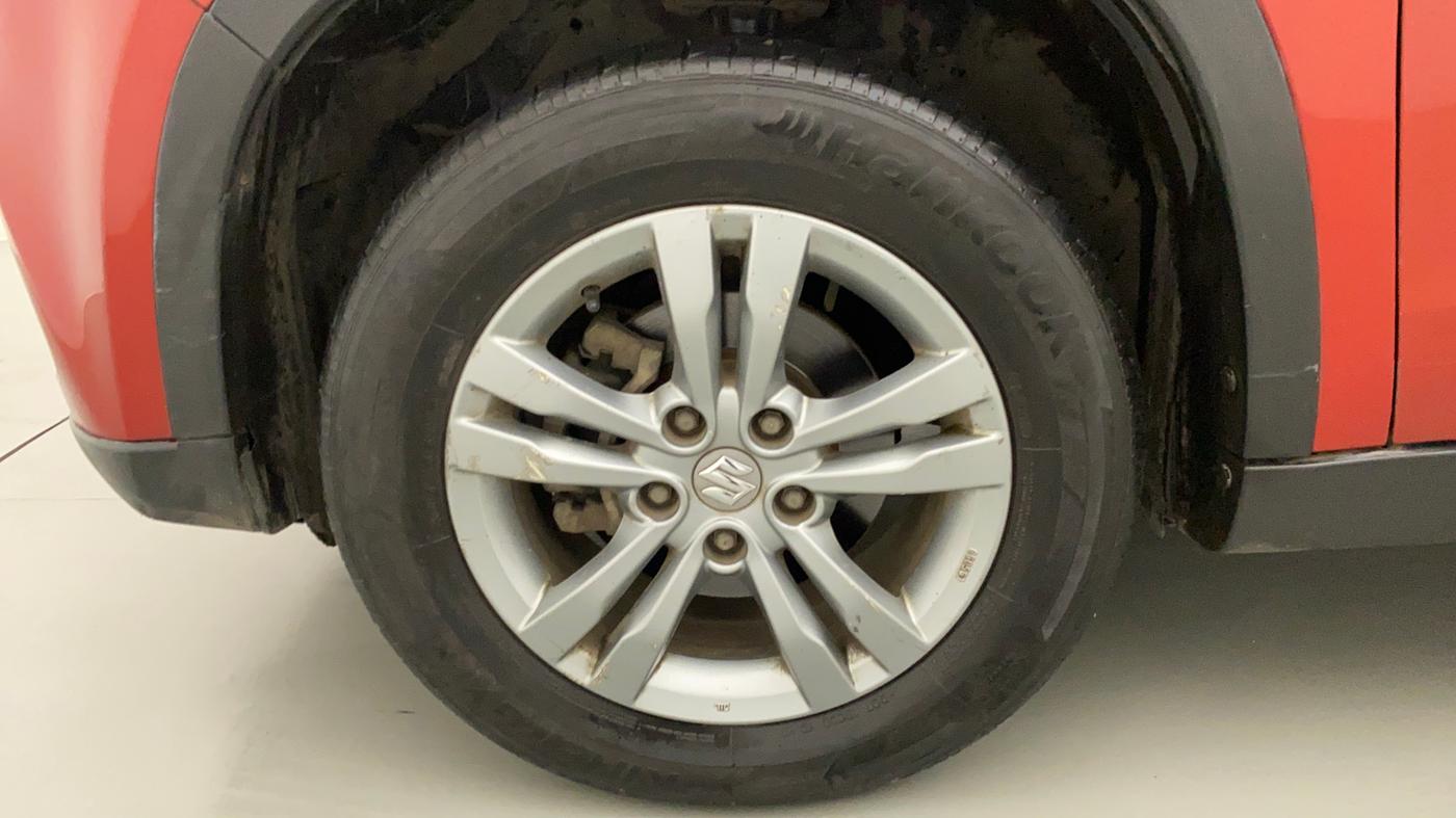 2016 Maruti Vitara Brezza ZDI PLUS DUAL TONE, Diesel, Manual, 1,00,245 km, Left Front Wheel