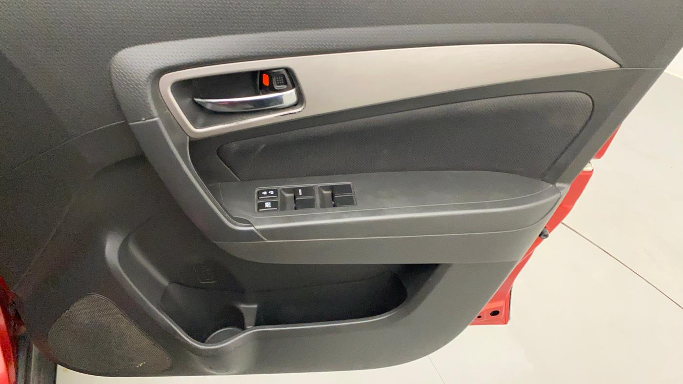 2016 Maruti Vitara Brezza ZDI PLUS DUAL TONE, Diesel, Manual, 1,00,245 km, Driver Side Door Panels Control