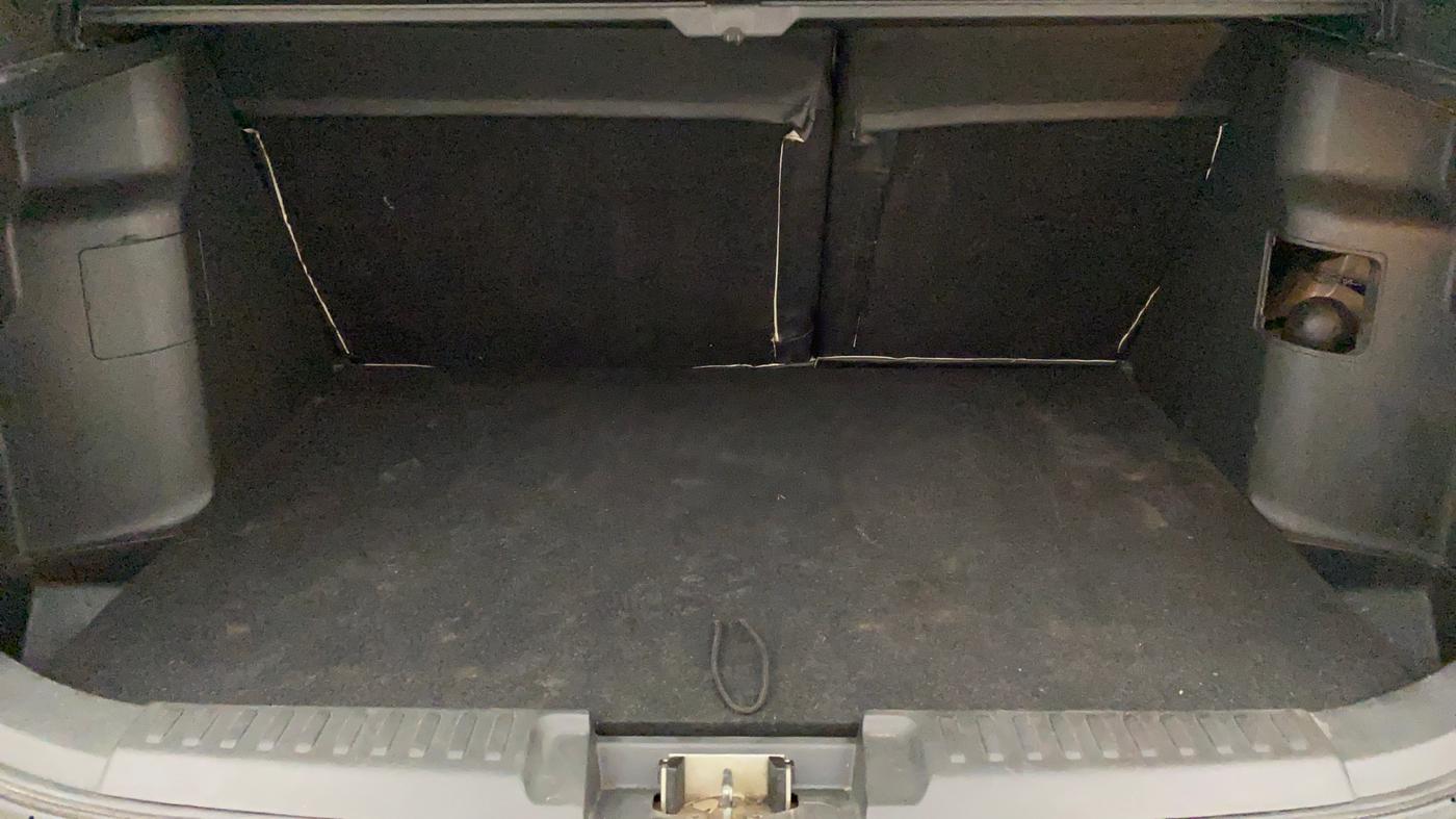 2016 Maruti Vitara Brezza ZDI PLUS DUAL TONE, Diesel, Manual, 1,00,245 km, Boot Inside